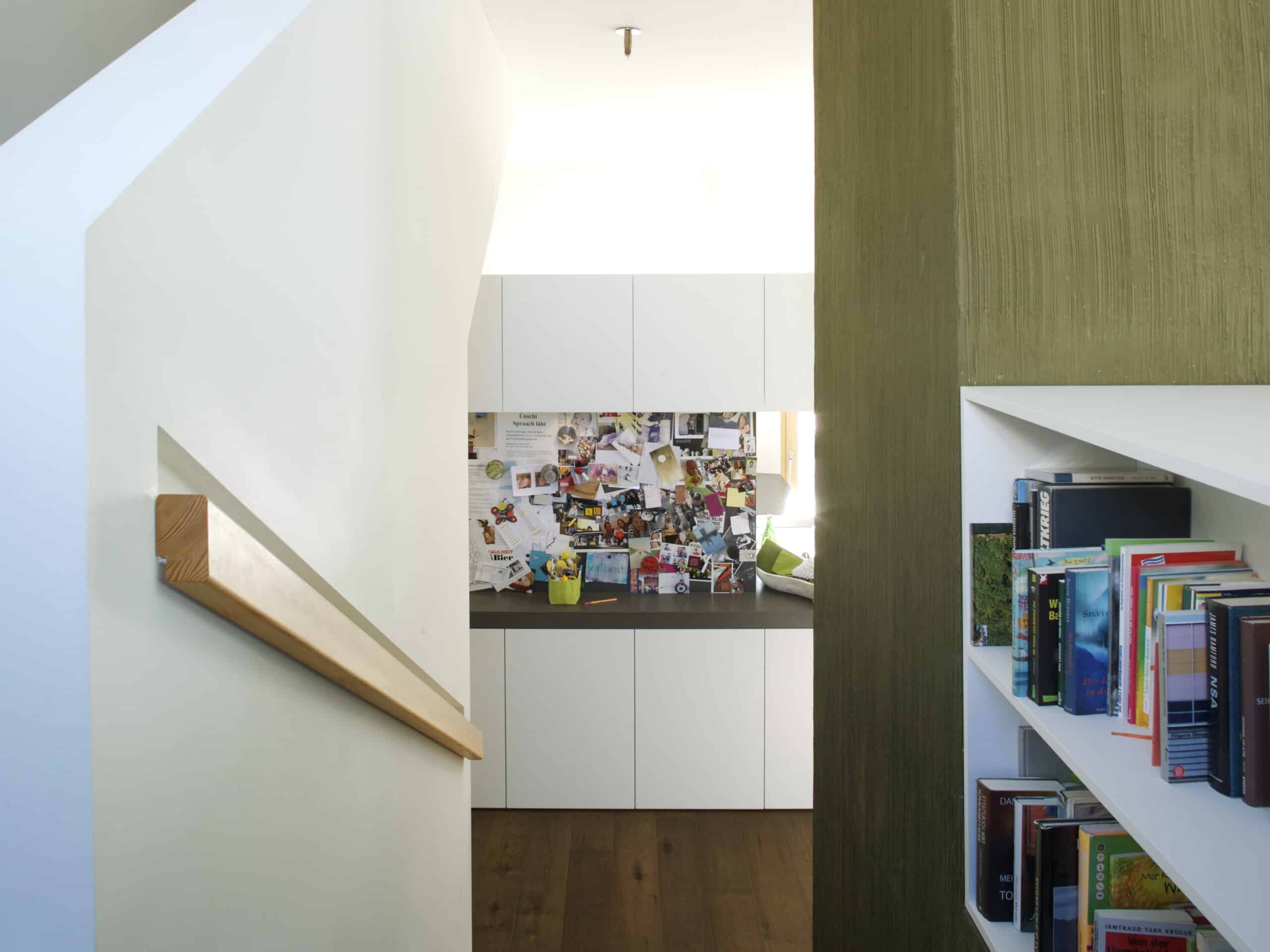 Treppe / Bücherregal