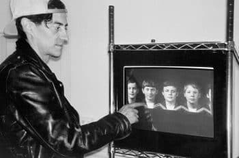 Alex Kayser mit Kunstobjekt «Stuka» Touchscreen 1992