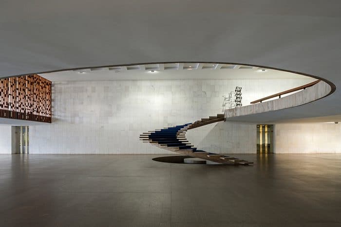 Treppe im Itamaraty Palace in Brasília - Photo © Leonardo Finotti